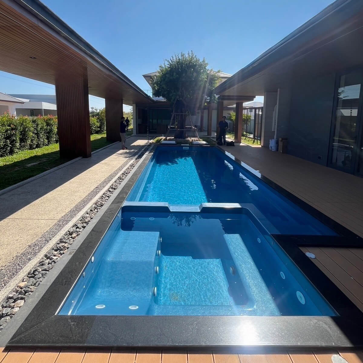 CD630 – Family Pool F9