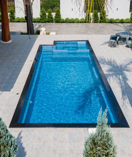 FAMILY POOL Fiberglass pool